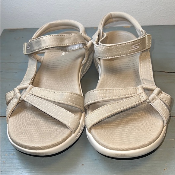 SKECHERS on the go goga max size10. ordr168 - Picture 6 of 9